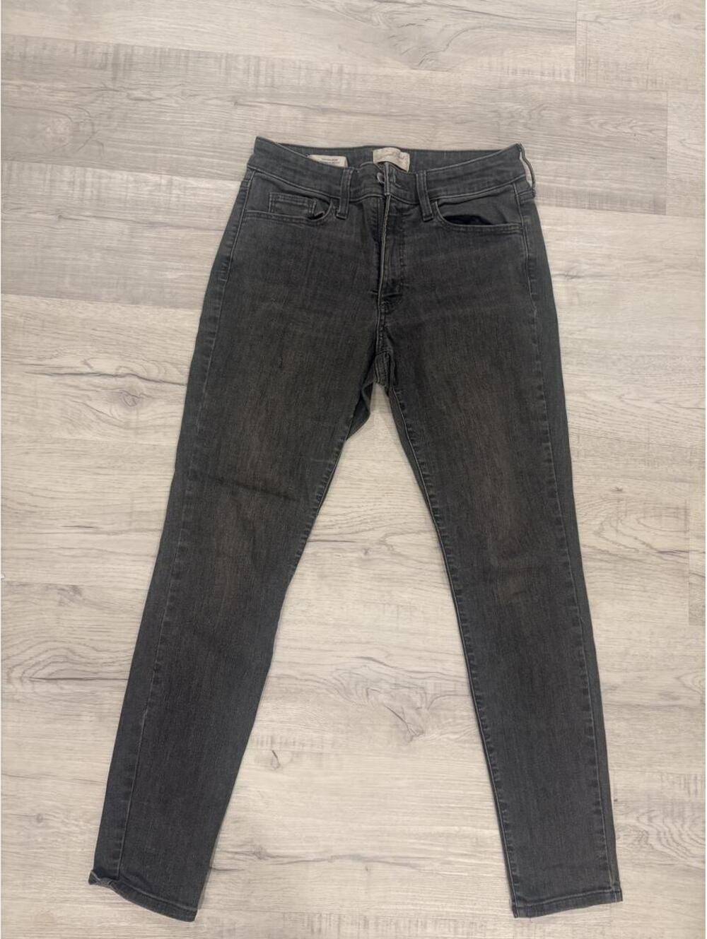Universal Thread Women's Black and Grey Jeans